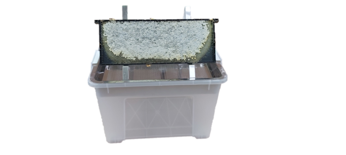 Uncapping tray - Image 3